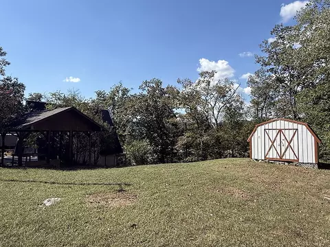 Exterior - 992 Stonegate Dr, Burnside, KY 42519 photo 5 of 9
