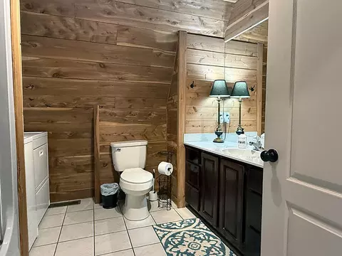 Bath - 992 Stonegate Dr, Burnside, KY 42519 photo 1 of 3
