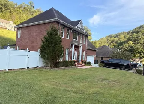 50 Cedar Trace Dr, Prestonsburg, KY 41653