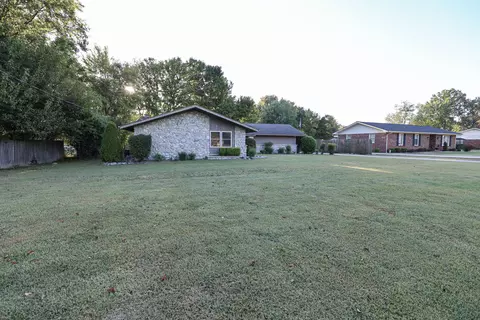Exterior - 128 Verde Dr, Paducah, KY 42003 photo 3 of 13