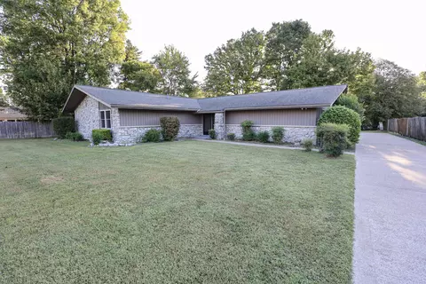 Exterior - 128 Verde Dr, Paducah, KY 42003 photo 4 of 13