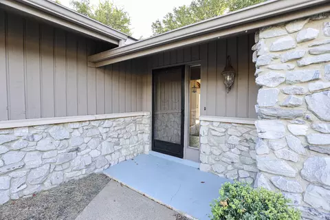 Exterior - 128 Verde Dr, Paducah, KY 42003 photo 5 of 13