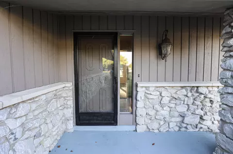 Entry Way - 128 Verde Dr, Paducah, KY 42003 photo 1 of 4