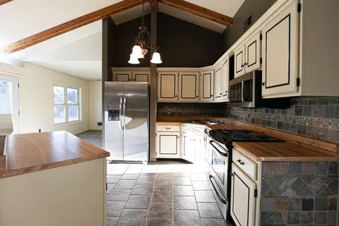 Kitchen - 128 Verde Dr, Paducah, KY 42003 photo 4 of 5