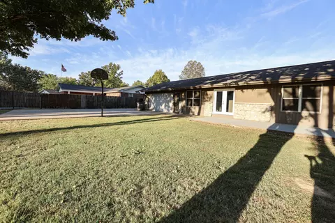 Exterior - 128 Verde Dr, Paducah, KY 42003 photo 10 of 13