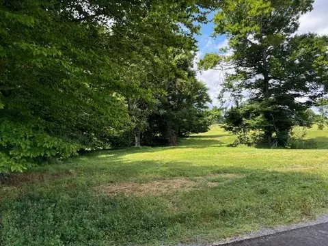000 Stillwater Blvd, Russell Springs, KY 42642