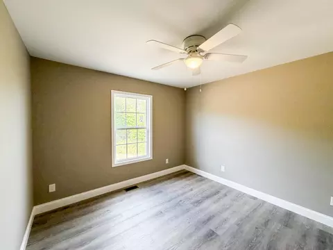 Bedroom - 196 Devils Neck Rd, Corbin, KY 40701 photo 2 of 4