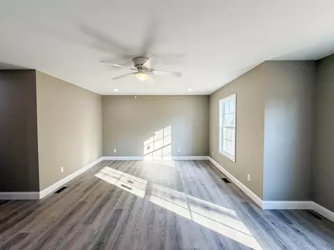 Living - 196 Devils Neck Rd, Corbin, KY 40701 photo 5 of 6