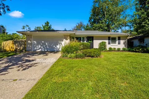 3475 Greentree Rd, Lexington, KY 40517