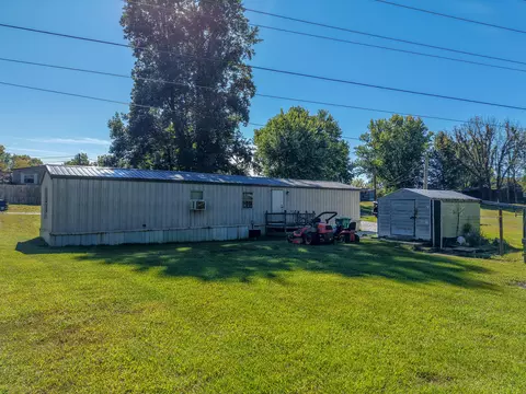 Exterior - 275 Ridgeway Dr, Morehead, KY 40351 photo 4 of 4
