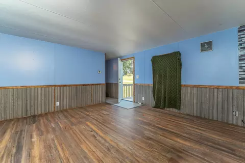 Living - 275 Ridgeway Dr, Morehead, KY 40351 photo 1 of 1