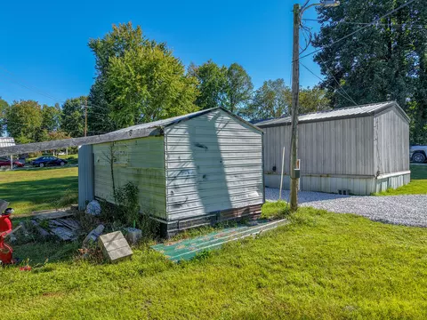 Exterior - 275 Ridgeway Dr, Morehead, KY 40351 photo 3 of 4