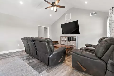 Other - 308 Memory Ln, Richmond, KY 40475 photo 2 of 12