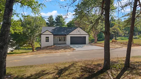 332 Country Hill Dr, Somerset, KY 42503