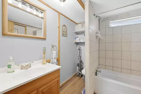 Bath - 93 105 Deerpath Trl, Murray, KY 42071 photo 1 of 4