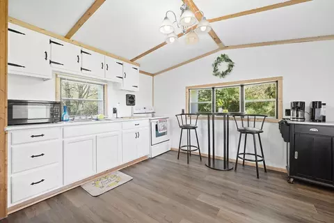 Kitchen - 105 Deerpath Trl, Murray, KY 42071 photo 2 of 3
