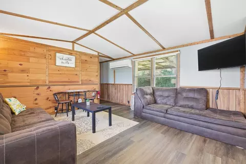 Living - 105 Deerpath Trl, Murray, KY 42071 photo 2 of 3