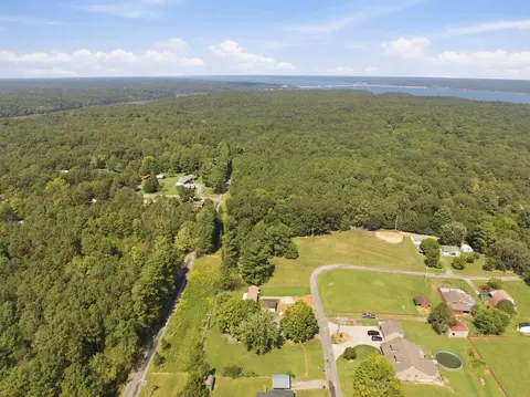 View/Area - 105 Deerpath Trl, Murray, KY 42071 photo 7 of 12