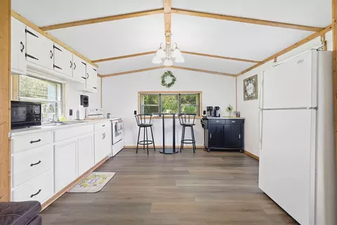 Kitchen - 105 Deerpath Trl, Murray, KY 42071 photo 1 of 3