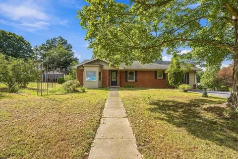403 Walnut Dr, Kuttawa, KY 42055