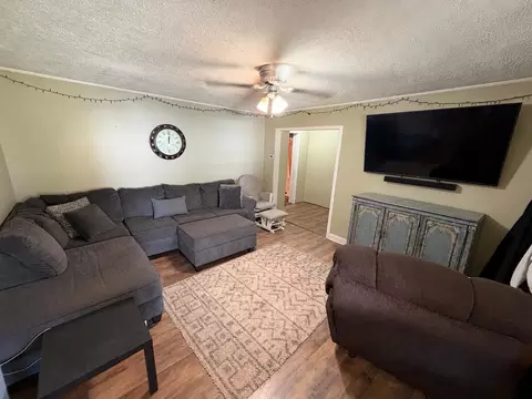 Living - 4913 State Route 121 S, Mayfield, KY 42066 photo 1 of 1
