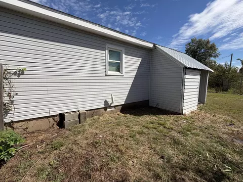 Exterior - 4913 State Route 121 S, Mayfield, KY 42066 photo 2 of 4