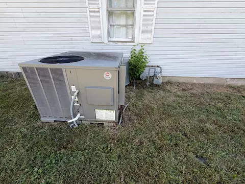 Exterior - 4913 State Route 121 S, Mayfield, KY 42066 photo 3 of 4