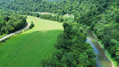 View/Area - 7292 Hode Rd, Warfield, KY 41267 photo 8 of 28