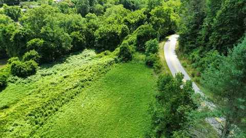 View/Area - 7292 Hode Rd, Warfield, KY 41267 photo 7 of 28