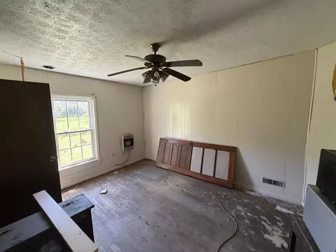 Bedroom - 7292 Hode Rd, Warfield, KY 41267 photo 1 of 1