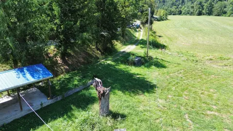 Exterior - 7292 Hode Rd, Warfield, KY 41267 photo 7 of 13