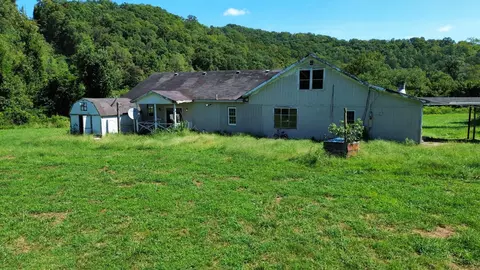 Exterior - 7292 Hode Rd, Warfield, KY 41267 photo 5 of 13