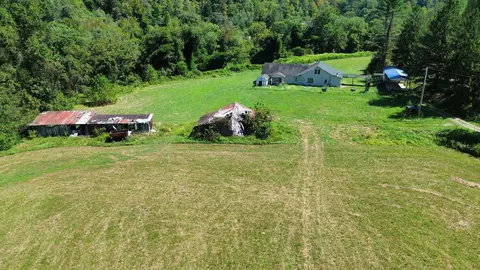 Exterior - 7292 Hode Rd, Warfield, KY 41267 photo 11 of 13