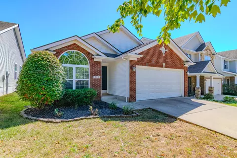 216 Old Woolen Mill Ln, Lexington, KY 40511