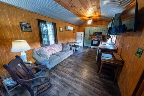 Living - 213 Ky-1232 Hwy, Gray, KY 40734 photo 2 of 8
