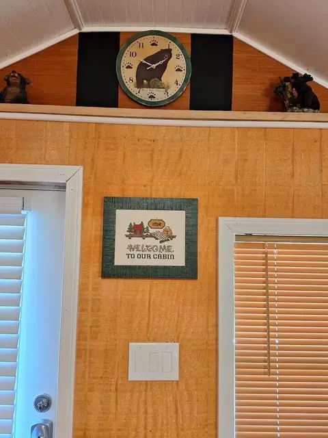 Entry Way - 213 Ky-1232 Hwy, Gray, KY 40734 photo 1 of 2