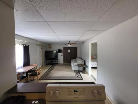 Living - 213 Ky-1232 Hwy, Gray, KY 40734 photo 4 of 8