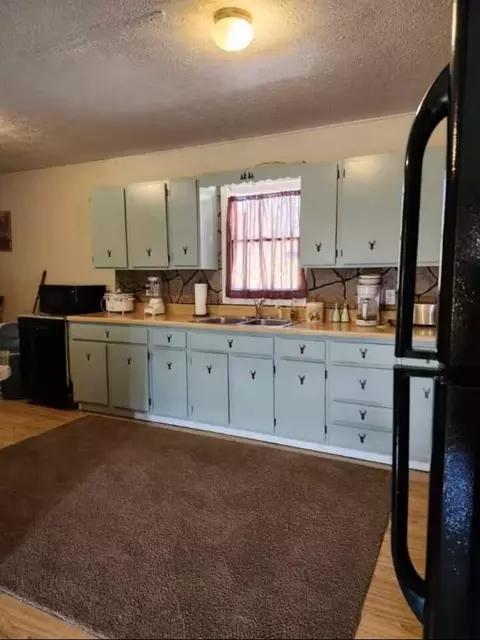 Kitchen - 213 Ky-1232 Hwy, Gray, KY 40734 photo 8 of 11