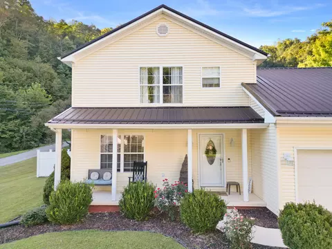 Exterior - 129 Stoney Brk, Van Lear, KY 41265 photo 2 of 6