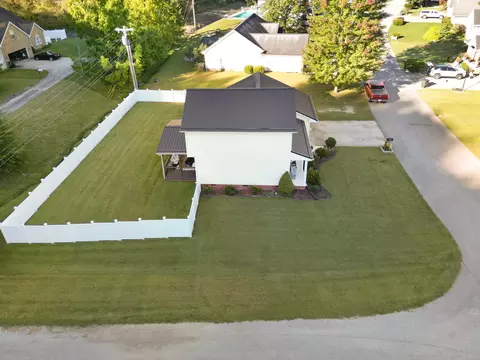 Exterior - 129 Stoney Brk, Van Lear, KY 41265 photo 4 of 6