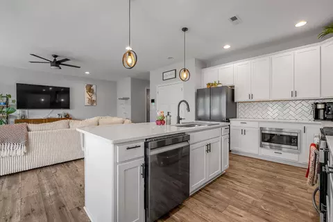 Kitchen - 239 Redding Rd, Georgetown, KY 40324 photo 3 of 6