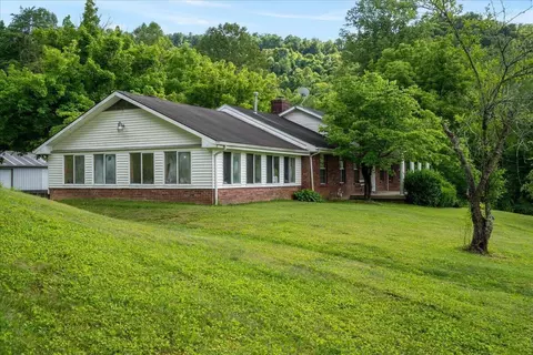 Exterior - 4475 Campton Rd, Stanton, KY 40380 photo 2 of 26