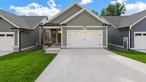 376 Moon Bay Dr, Kuttawa, KY 42055