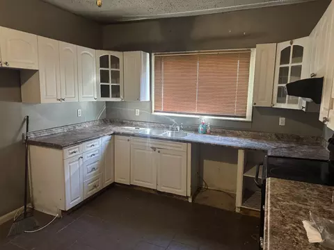 Kitchen - 604 W 17th St, Corbin, KY 40701 photo 2 of 2