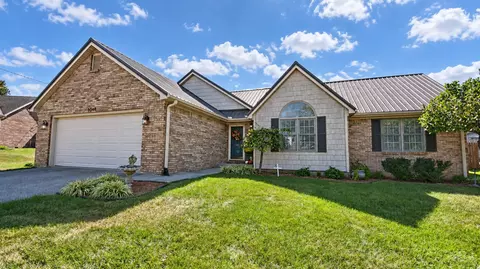 1048 Twelve Oaks Dr, Lawrenceburg, KY 40342