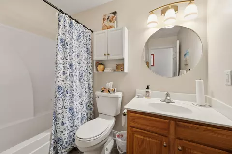 Bath - 178 General Cleburne Dr, Richmond, KY 40475 photo 1 of 4