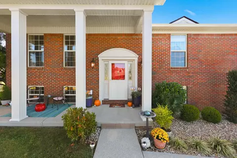 Exterior - 178 General Cleburne Dr, Richmond, KY 40475 photo 2 of 14