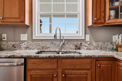 Kitchen - 178 General Cleburne Dr, Richmond, KY 40475 photo 4 of 4