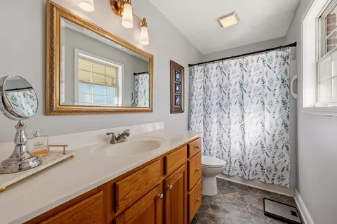 Bath - 178 General Cleburne Dr, Richmond, KY 40475 photo 2 of 4