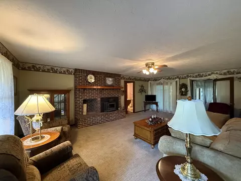 5777 Stewart Rd, Lexington, KY 40516